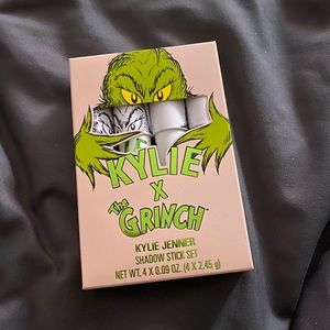 Kylie X The Grinch Bundle